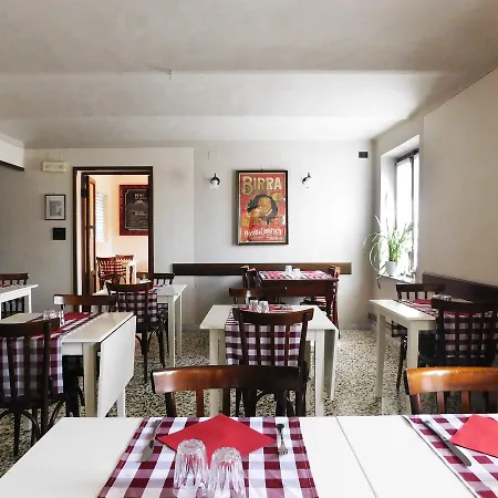 Trattoria Due Citroni 호텔 *
