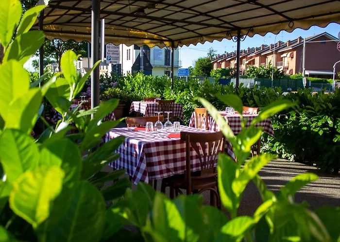 Trattoria Due Citroni ホテル Casalgrasso
