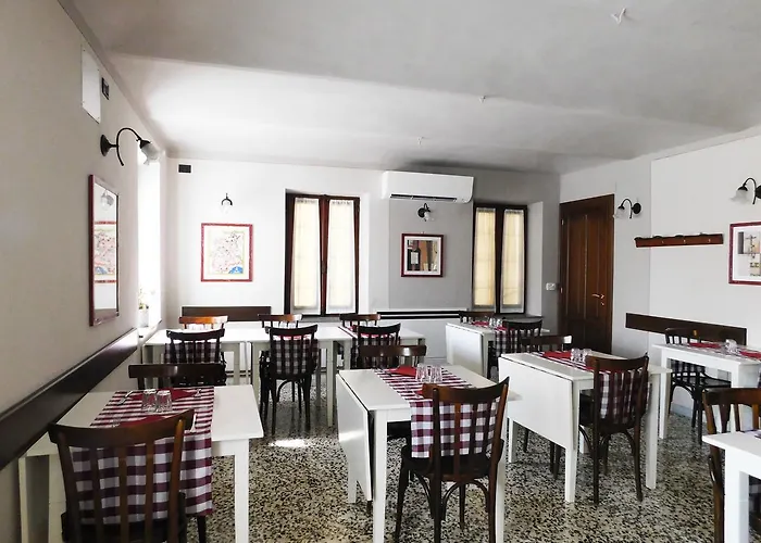 ホテル Trattoria Due Citroni Casalgrasso
